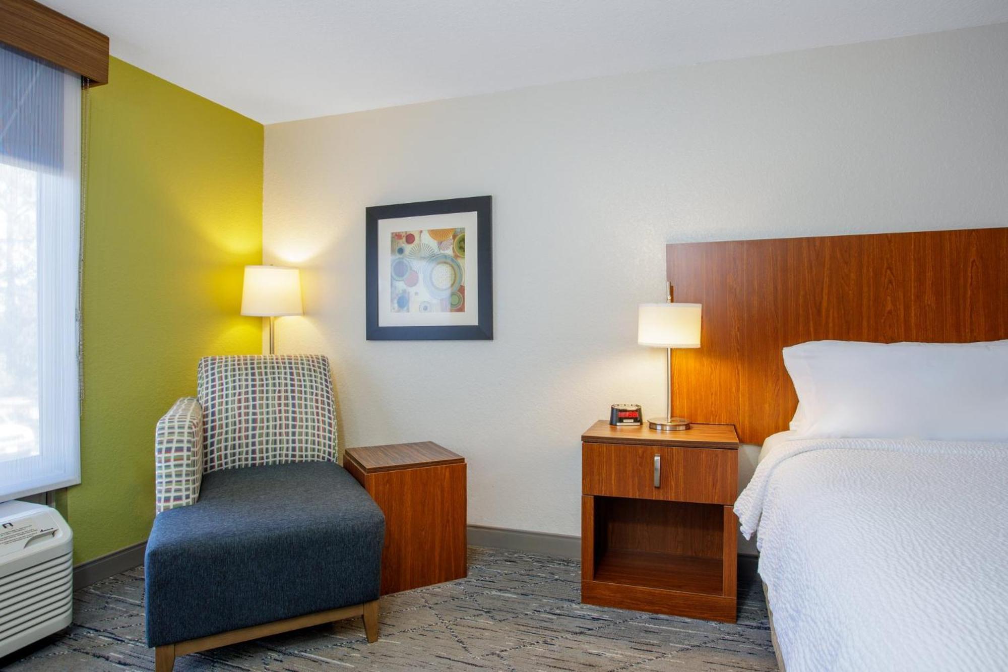 Holiday Express & South - I-295 By Ihg